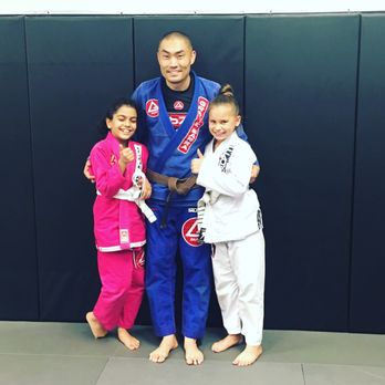 Gracie Barra - Muay Thai Near Me - Northridge, California