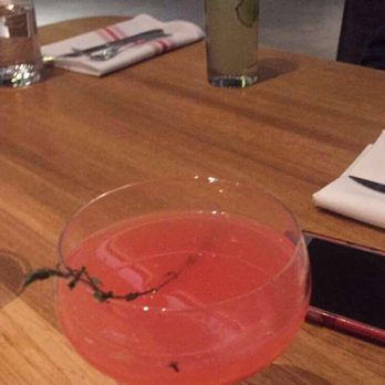 Earls Kitchen + Bar - Non alcoholic drinks, pretty good - New American Near Me - McLean, Virginia