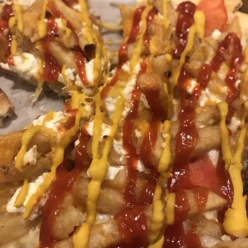 Fratelli's Corner Crust Pizzeria - Pizza Near Me - Worcester, Massachusetts