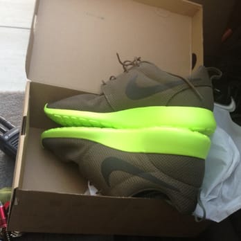 Shoe Palace - Roshe - Shoe Stores Near Me - Santa Ana, California