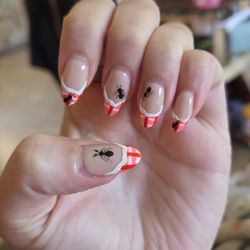 Clinton Nails