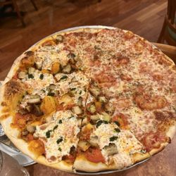Tony's Place Bar & Grill - Pizza