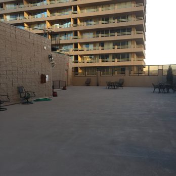 Thirsty's Cocktails & Lounge - Mega patio for the summer - Cocktail Bars Near Me - Reno, Nevada