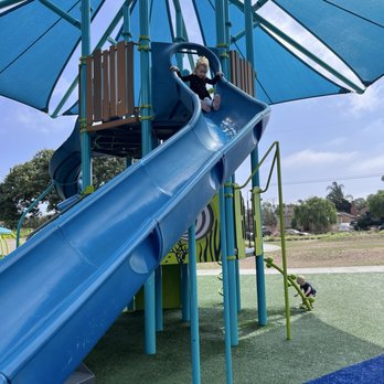 Acacia Park - Parks Near Me - El Segundo, California
