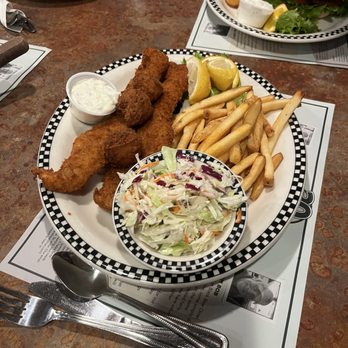 Black Bear Diner Colton - Hand-Breaded Fish Fry (1090-1820 cals.) - Diners Near Me - Colton, California