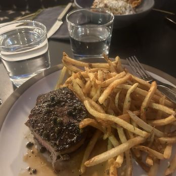 Le Bon Nosh - Steak au poivre - Cafes Near Me - Atlanta, Georgia Le Bon Nosh - Steak au poivre - Cafes Near Me - Atlanta, Georgia