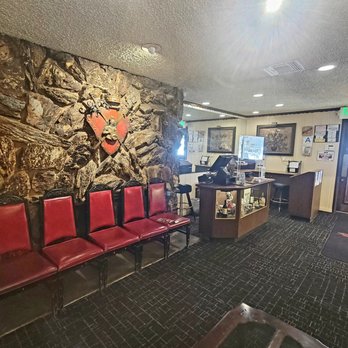 Barone's - Waiting Area (05/29/21). #BaronesFamousItalianRestauraÂnt #ValleyGlen #SFV #ItalianFood - Italian Near Me - Valley Glen, California Barone's - Waiting Area (05/29/21). #BaronesFamousItalianRestauraÂnt #ValleyGlen #SFV #ItalianFood - Italian Near Me - Valley Glen, California