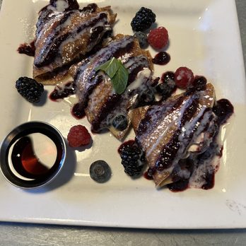 Toast - Berries & Cream Crepes - Breakfast & Brunch Near Me - Temecula, California Toast - Berries & Cream Crepes - Breakfast & Brunch Near Me - Temecula, California