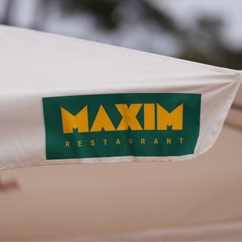 Maxim - Enseigne - Pizza Near Me - Lloret de Mar, GI
