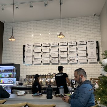 Barry's Long Beach - Fuel Bar where they offer packaged items and smoothies (you can order a smoothie before class to have it for when you finish your workout) - Trainers Near Me - Long Beach, California