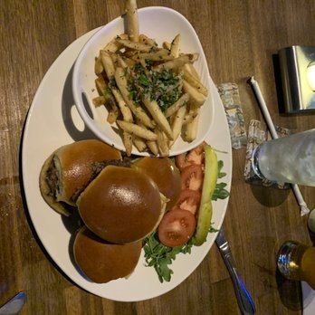 Yard House - Classic Sliders - New American Near Me - Concord, California