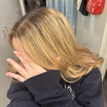 Roxana Shine - Highlights - Hair Stylists Near Me - Sherman Oaks, California Roxana Shine - Highlights - Hair Stylists Near Me - Sherman Oaks, California