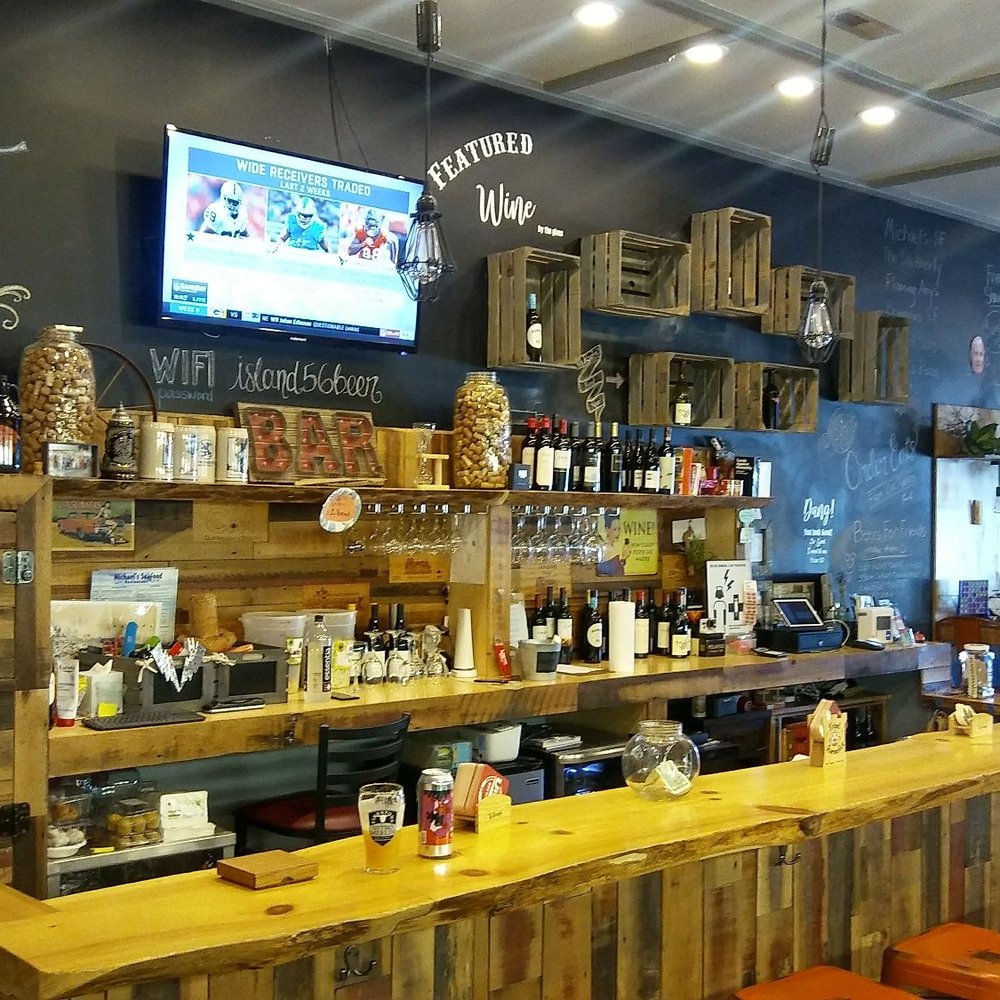 Really cozy vibe. Great decor