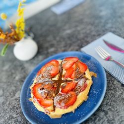 Bistro by Sébastien Agnès - Waffles with strawberries and cajeta