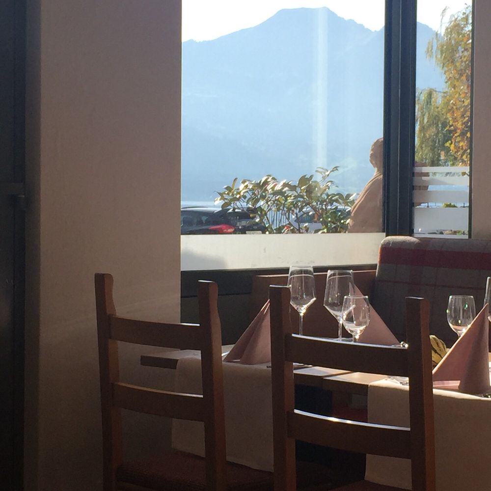 Hoti's Seerestaurant Pauli - Italian Near Me - Gersau, SZ Hoti's Seerestaurant Pauli - Italian Near Me - Gersau, SZ
