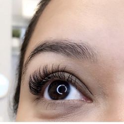 Sincerely Lash and Beauty - Classic lash extensions by:Maggie