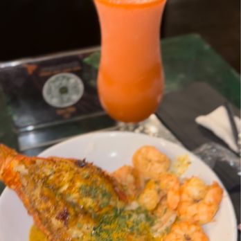 Slush Restaurant and Bar - Shrimp and grits with frozen drink - Tapas/Small Plates Near Me - Atlanta, Georgia Slush Restaurant and Bar - Shrimp and grits with frozen drink - Tapas/Small Plates Near Me - Atlanta, Georgia