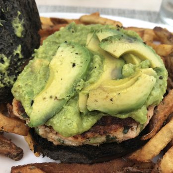 Eléa - Salmon Burger Brunch - Mediterranean Near Me - New York, New York