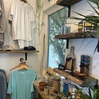 Blue Whale - Merch - Cafes Near Me - La Jolla, California