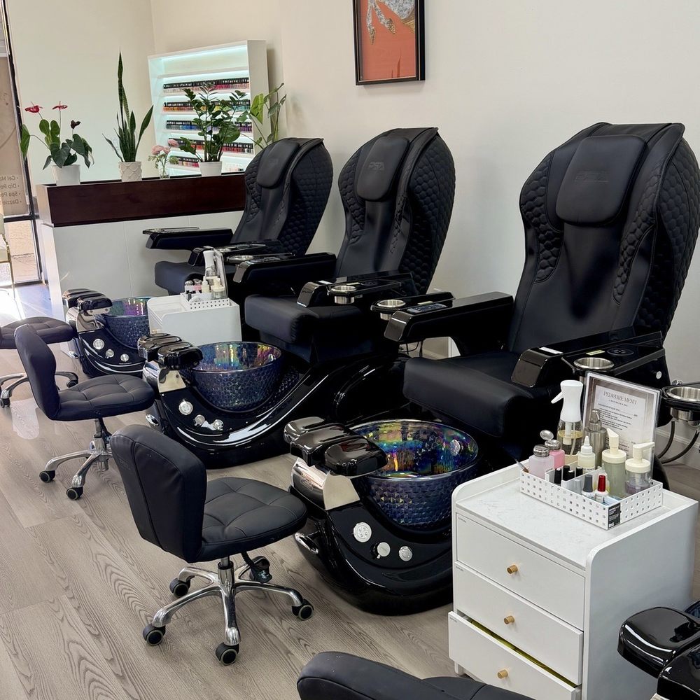 Umee Nails & Spa - High Tech chairs - Nail Technicians Near Me - Simi Valley, California Umee Nails & Spa - High Tech chairs - Nail Technicians Near Me - Simi Valley, California