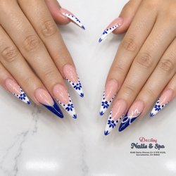 Dazzling Nails and Spa