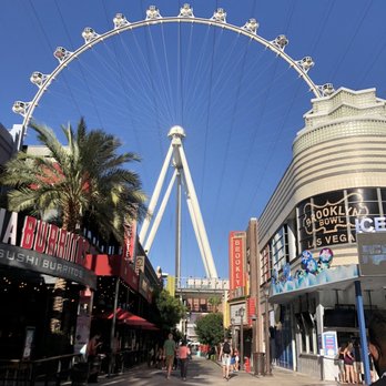 The High Roller - Amusement Parks Near Me - Las Vegas, Nevada