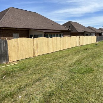 Creekside Construction - Arch top privacy fence - Decks & Railing Near Me Creekside Construction - Arch top privacy fence - Decks & Railing Near Me
