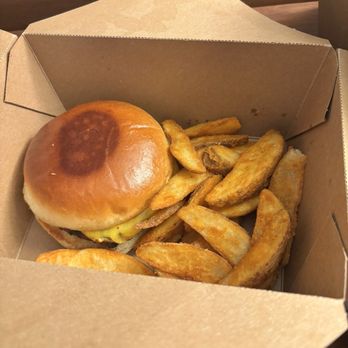 SeventyOne - Cheeseburger Kids Meal - American Near Me - Snowbird, Utah