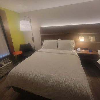 Holiday Inn Express Socorro - Beds - Hotels Near Me - Socorro, New Mexico Holiday Inn Express Socorro - Beds - Hotels Near Me - Socorro, New Mexico