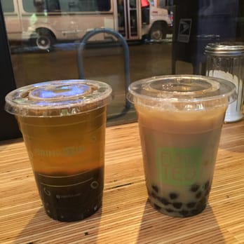 Fuku Tea - 16oz Traditional green tea bubble tea (left) & 16oz Classic black milk tea made with 2% milk (right) - Coffee & Tea Near Me - Pittsburgh, Pennsylvania