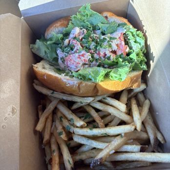 Chowders - Crab meat sandwich - Seafood Near Me - San Francisco, California Chowders - Crab meat sandwich - Seafood Near Me - San Francisco, California