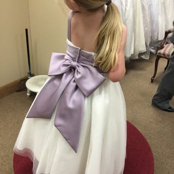 Almas Bridal - Alma made this bow for the back of her dress! She LOVED it!! - Bridal Near Me - Lincoln, California Almas Bridal - Alma made this bow for the back of her dress! She LOVED it!! - Bridal Near Me - Lincoln, California