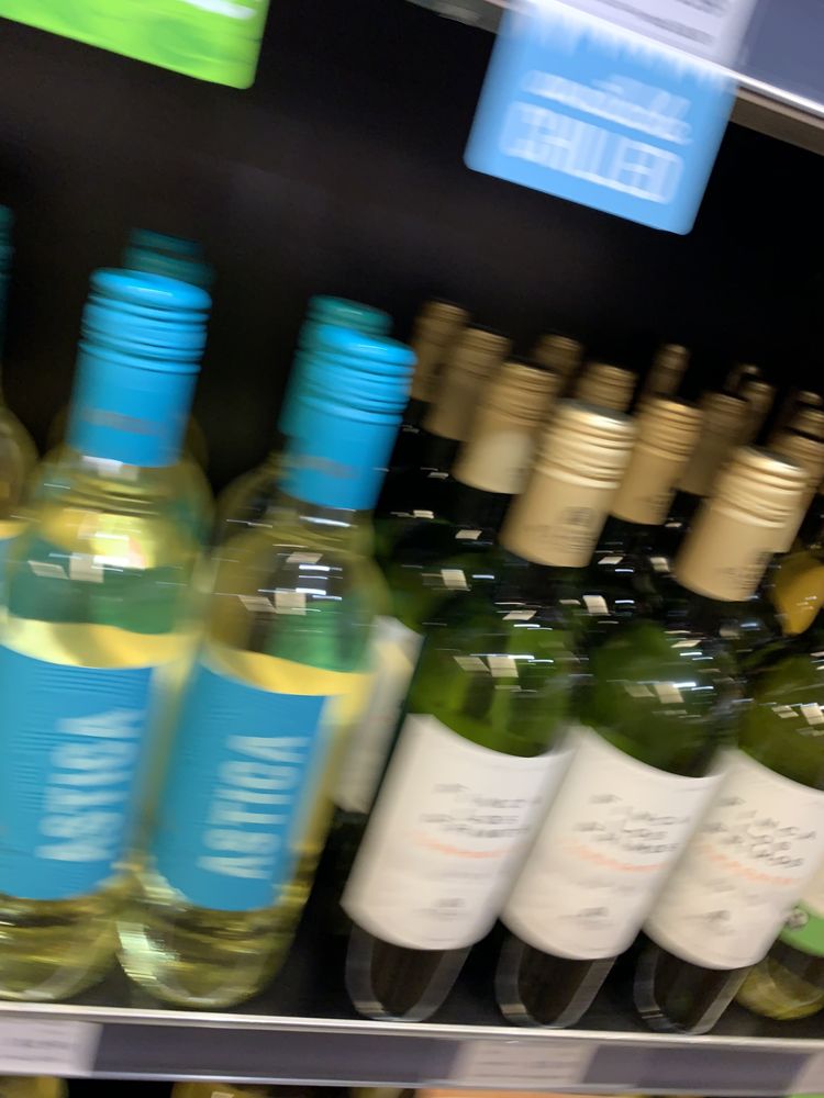 LUCKY’S LIQUOR STORE Updated March 2024 3296 Island Highway N