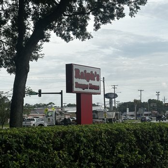 Burger House - Ralph's Burger House - Fast Food Near Me - Chiefland, Florida