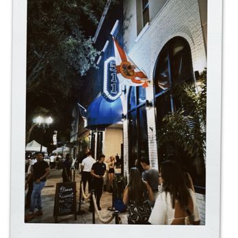 511 franklin - Main entrance - Bars Near Me