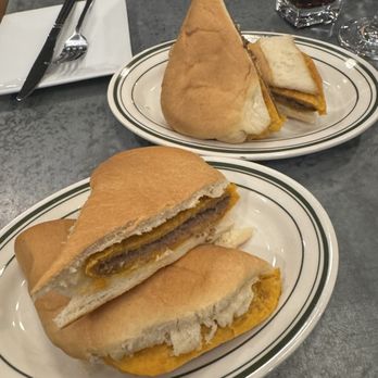 Jumieka Grand - Beef patties with cocoa bread - Seafood Near Me - New York, New York