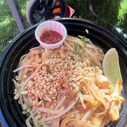 Tuk-Tuk Thai Reno/Sparks - Chicken pad Thai