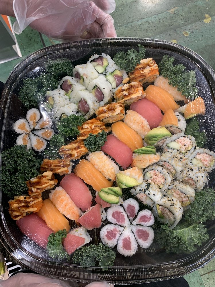 FUJISAN SUSHI 8201 Topanga Canyon Blvd, Canoga Park, California