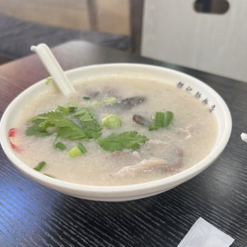 Yin Ji Chang Fen - Berkeley - Sliced Pork, Liver and Kidney Congee - Cantonese Near Me - Berkeley, California Yin Ji Chang Fen - Berkeley - Sliced Pork, Liver and Kidney Congee - Cantonese Near Me - Berkeley, California