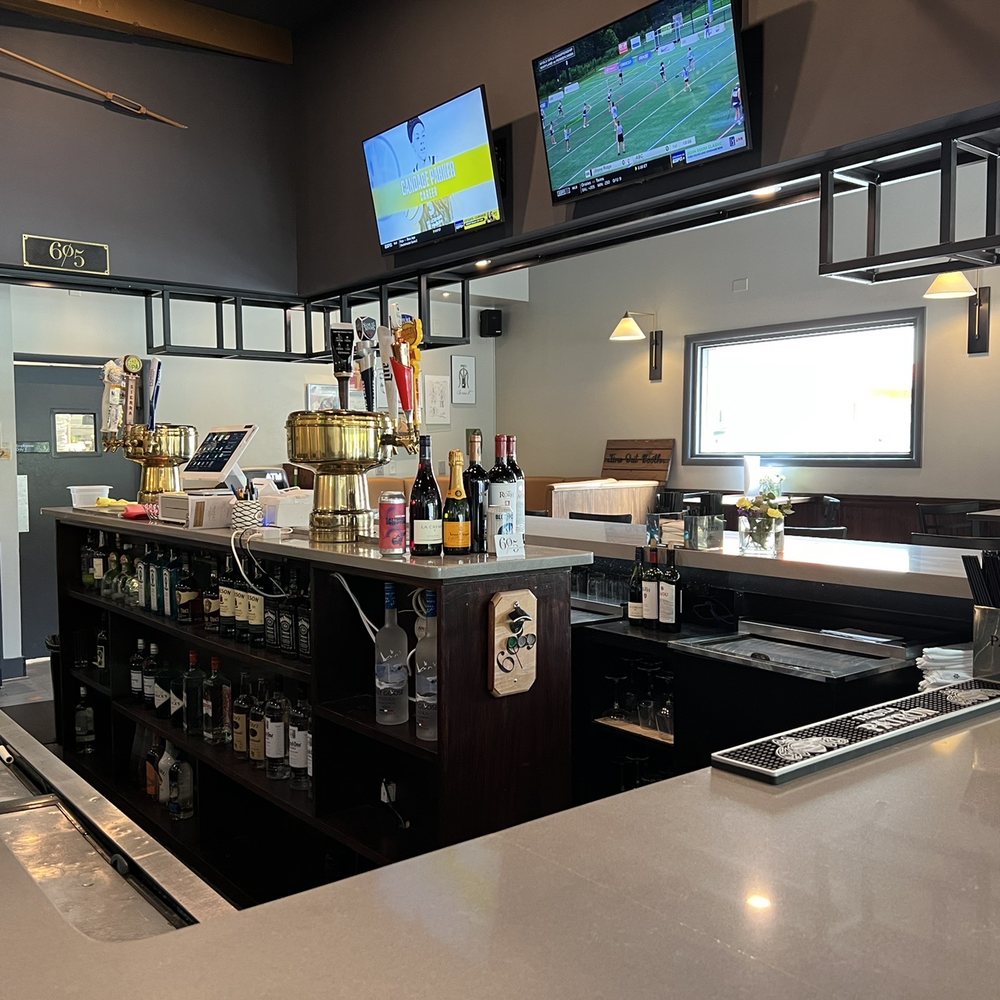Restaurant 605 - Bar area - Bars Near Me - Albany, New York