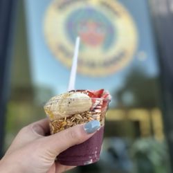 Elite Week: Cosmic Juice - Açaí bowl with hemp seeds and agave