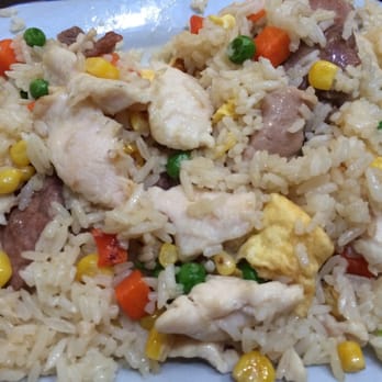Summer palace - Fried rice with chicken, beef, and pork. Lack of seasoning, not recommended. - Chinese Near Me - Prague, Puerto Rico