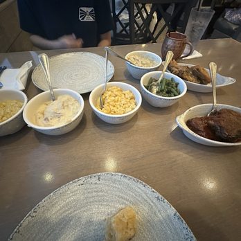 Paula Deen's Family Kitchen - Corn. Mashed potatoes. Mac and cheese. Green beans. Chicken and dumplings. Fried chicken. Bbq Spare ribs. - American Near Me - Myrtle Beach, South Carolina Paula Deen's Family Kitchen - Corn. Mashed potatoes. Mac and cheese. Green beans. Chicken and dumplings. Fried chicken. Bbq Spare ribs. - American Near Me - Myrtle Beach, South Carolina