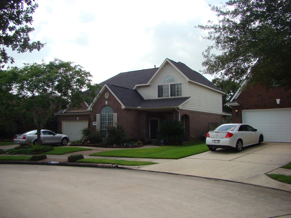 Slide of Stades Roofing