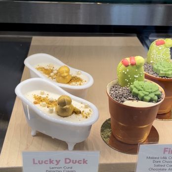 Daan Go Cake Lab - Patisserie/Cake Shop Near Me - Mississauga, Ontario