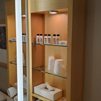 Delta Hotels Ottawa City Centre - Organized bathroom shelves. - Hotels Near Me - Ottawa, Ontario Delta Hotels Ottawa City Centre - Organized bathroom shelves. - Hotels Near Me - Ottawa, Ontario