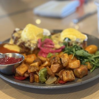 Covewood - Birria Benedict - New American Near Me - San Diego, California