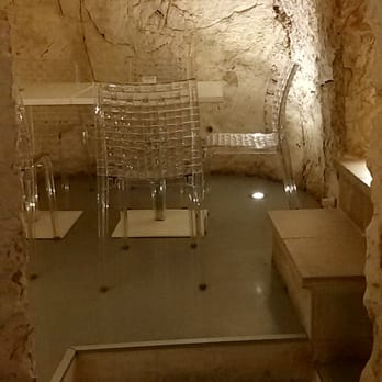 Il Bellavista - Una delle salette giù nella grotta - Pizza Near Me - Ostuni, BR
