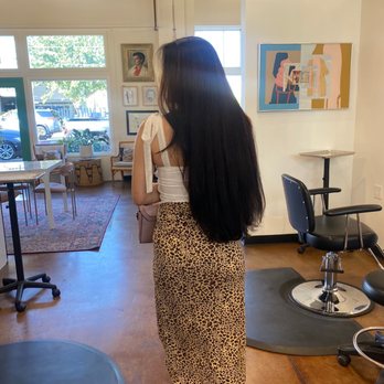 Flaunt Salon - Hair Salons Near Me - Long Beach, California