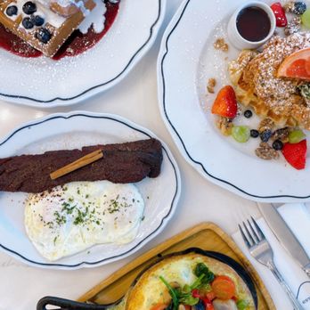 Sweet Maple - Chicken and croffle, millionaire bacon, soufflé egg, and blueberry mochi waffle - Breakfast & Brunch Near Me - Cupertino, California